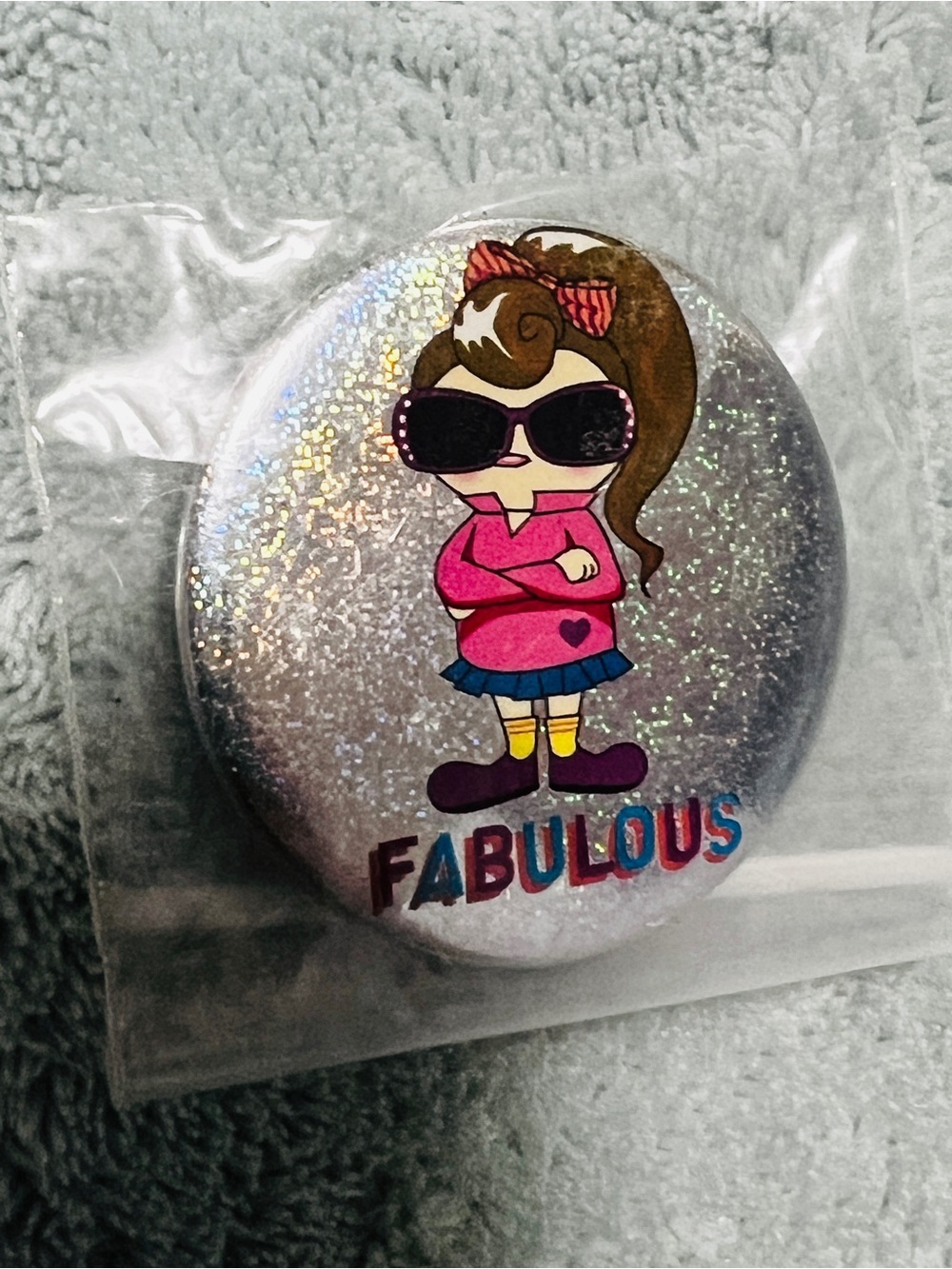 3 Friendship Pinbacks - Picture 4 of 6